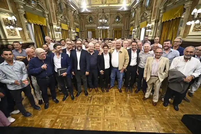 Kicillof, ministros y representantes de las Cooperativas