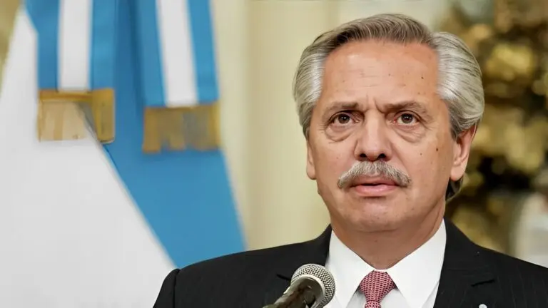 El presidente Alberto Fernández padece una “hernia de disco lumbar” y se indicó “reposo”