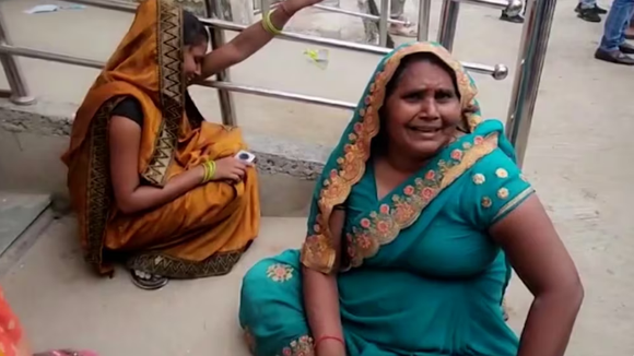 Tragedia en la India: una estampida en un encuentro religioso dejó al menos 87 muertos