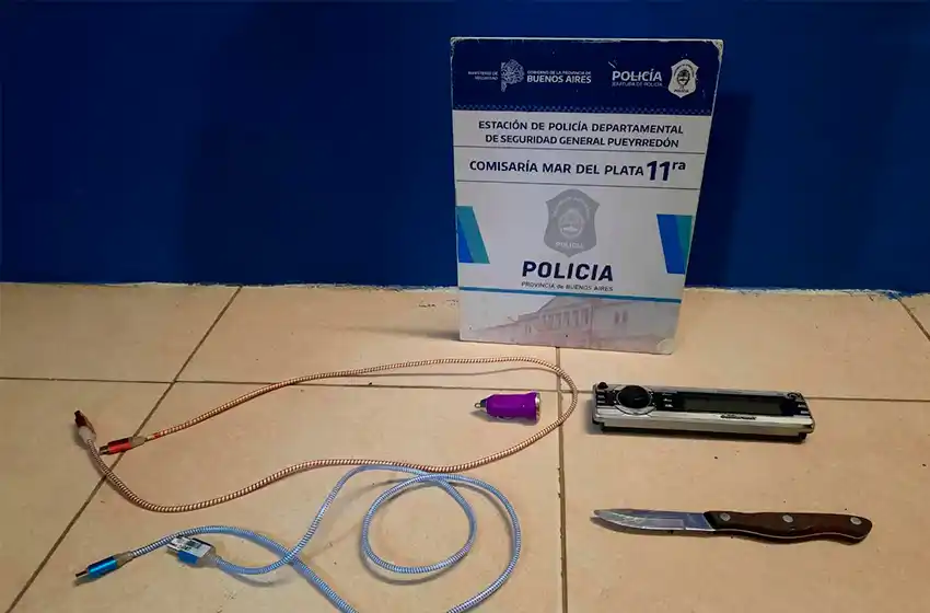 Robó un taxi y se escapó en otro