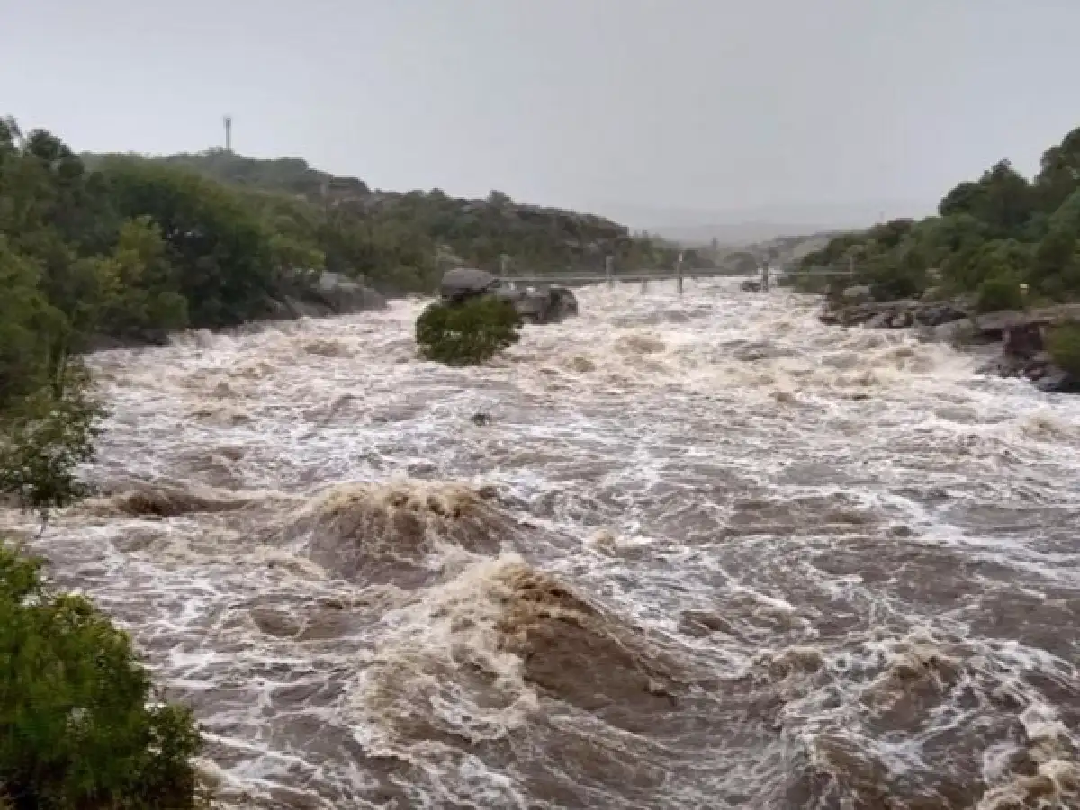 Por la crecida del río hay evacuados en Mina Clavero