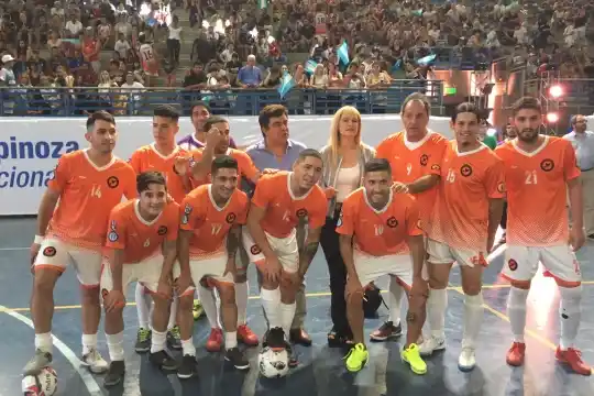 Scioli, campeón de futsal con Magario y Espinoza
