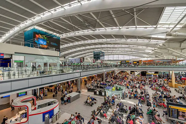 Caos en aeropuertos de Europa por un ciberataque masivo