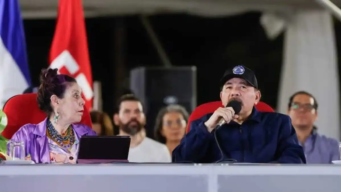 ¡SE LE VOLARON LOS TAPONES! Daniel Ortega acusó a Petro de «basura y traidor» y a Boric de «Pinochetito»