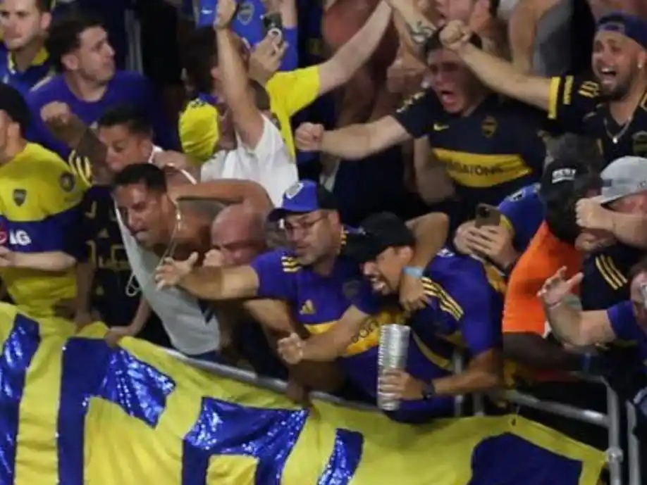 Pablo festejando el gol de Merentiel