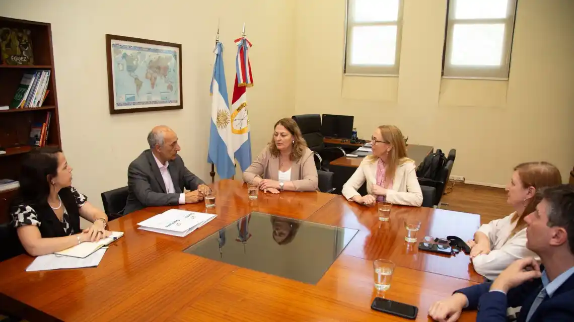 El convenio comprende acciones en enfermedades transmisibles y no transmisibles, salud mental, salud digital, curso de vida y salud ambiental, y seguridad vial.