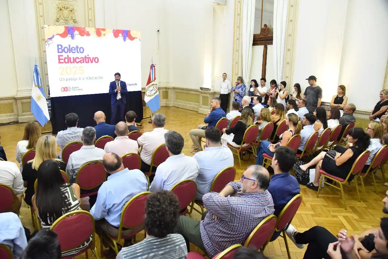 Pullaro: “El Boleto Educativo es una herramienta que cambia, transforma y da derechos”