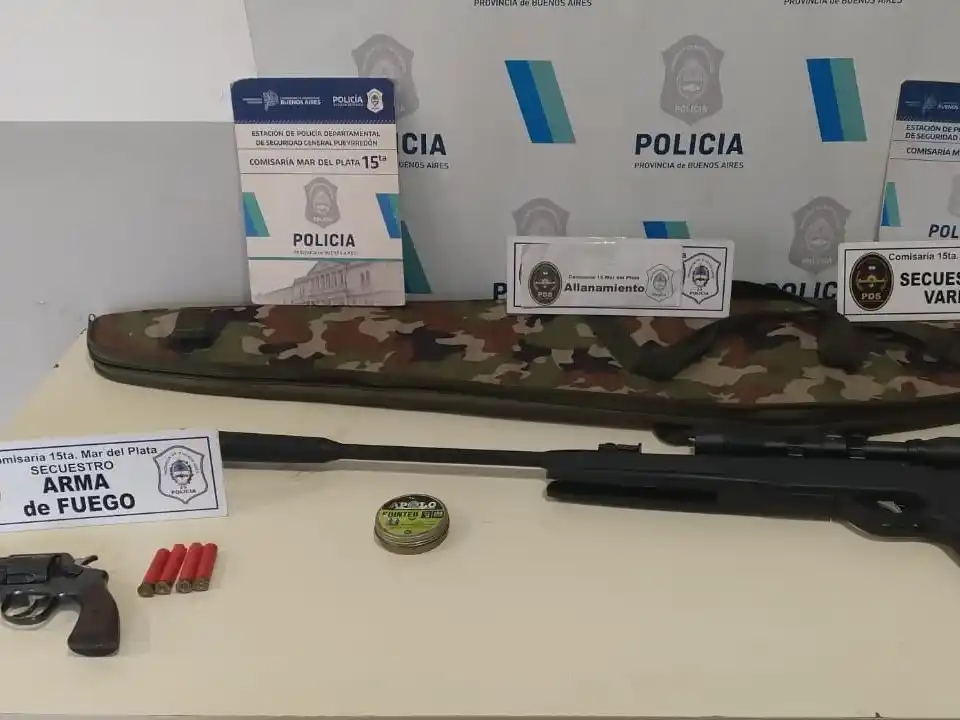 La policía realizó un allanamiento en la casa del agresor.
