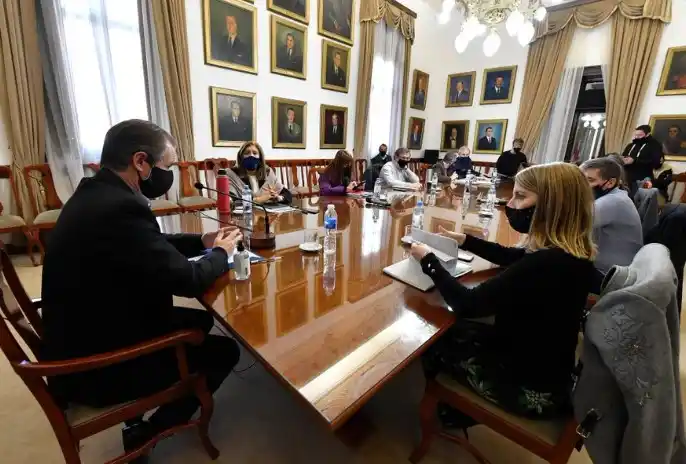 Bordet: “Todos tenemos que comprometernos para reducir la circulación de personas en Paraná”