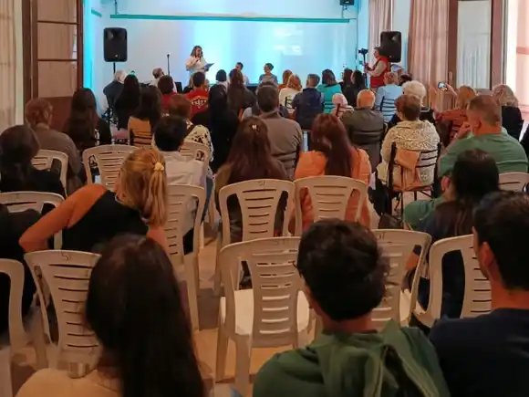 Dalmiro Díaz presentó su obra debut "Retazos encontrados"