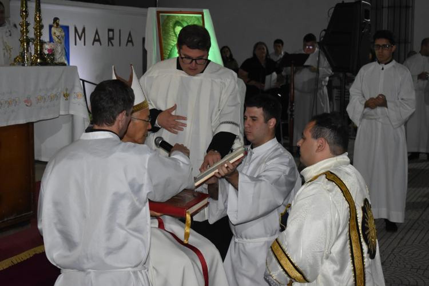 Jhoan Escudero recibió el diaconado camino al sacerdocio en la parroquia San Patricio .