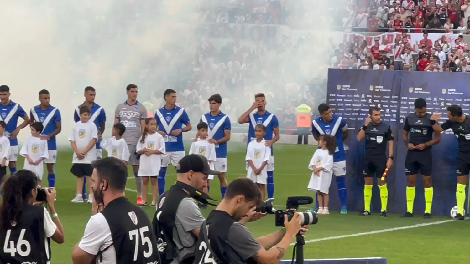 Pedrto, el niño "millonario" que entra al Monumental a pedido del equipo de River Plate.