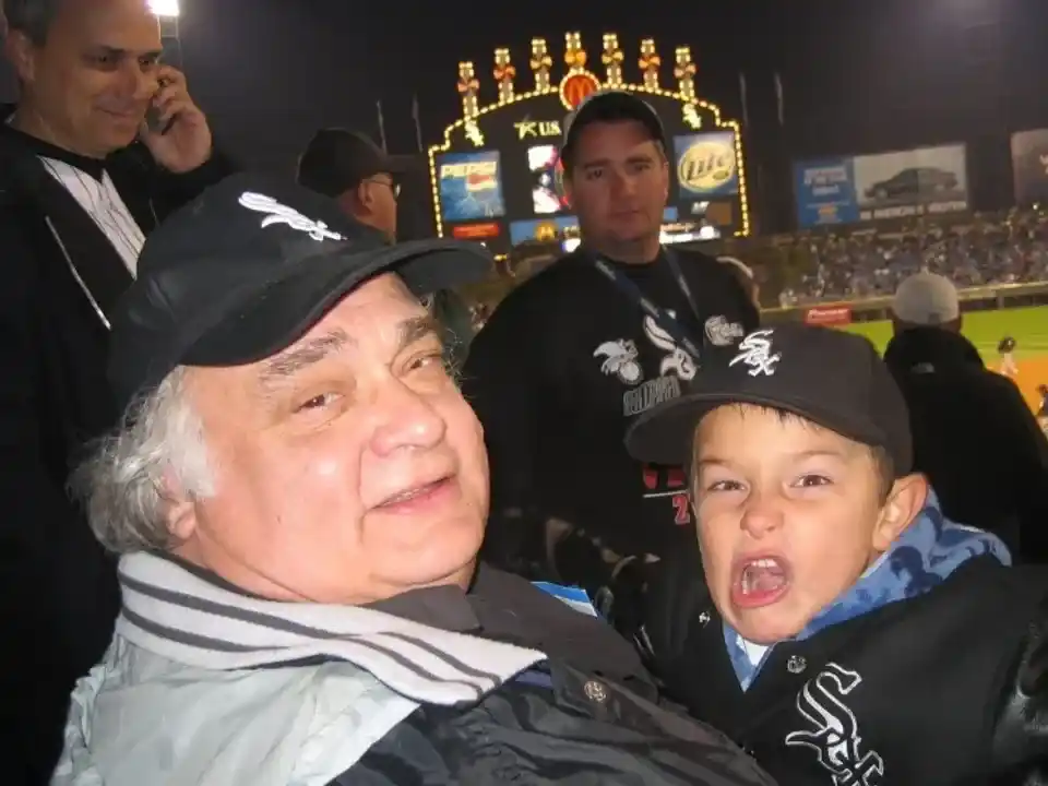 papa leon xiv white soxs