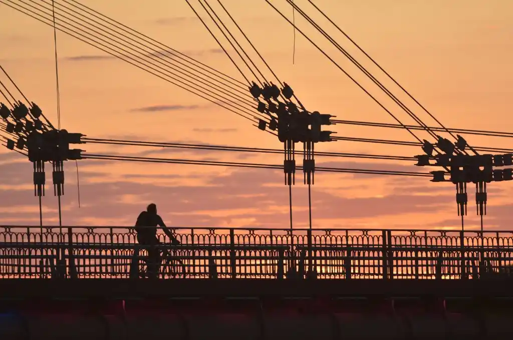 Viernes con cielo despejado y buen tiempo en la ciudad de Santa Fe
