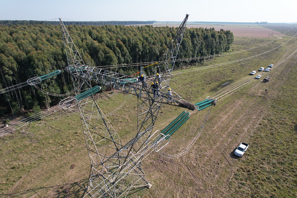 Salto Grande se mantuvo en servicio y contribuyó a la recuperación del Sistema Eléctrico
