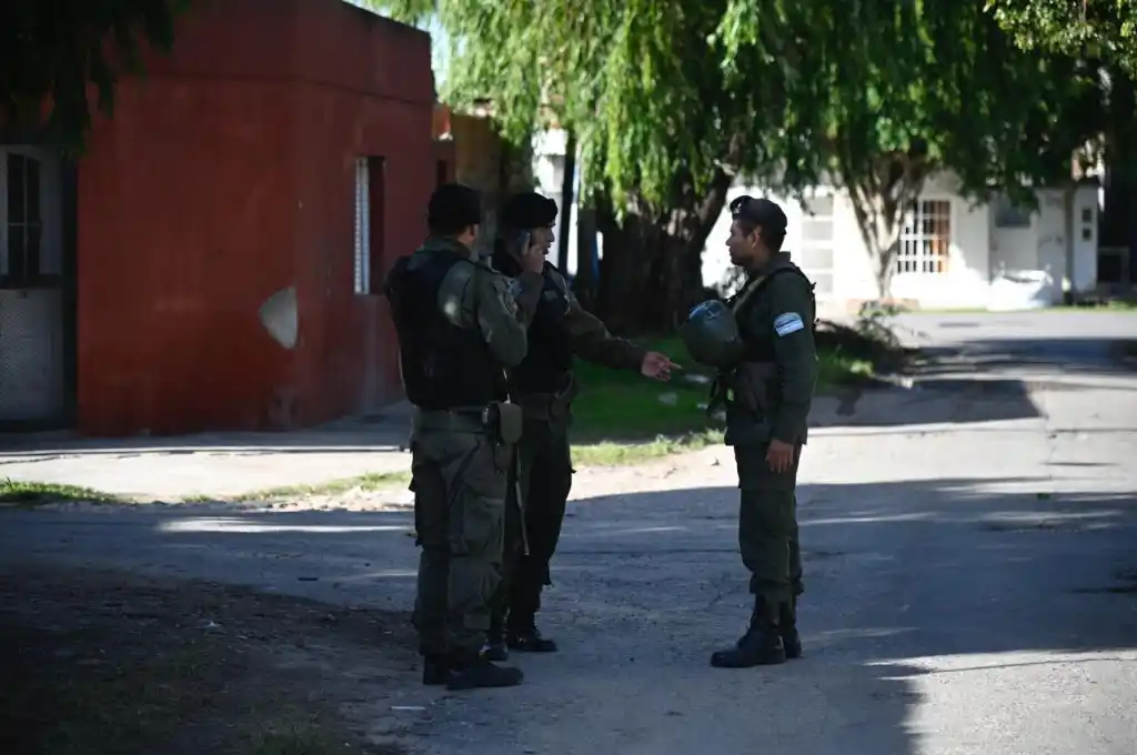 A escasos metros del lugar del ataque hay dos casas vinculados a integrantes de una banda narco.