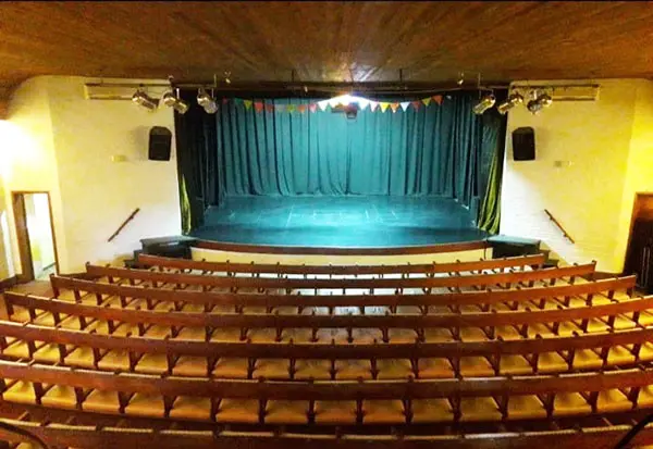 La sala del Teatro Municipal recupera su luz y magnetismo