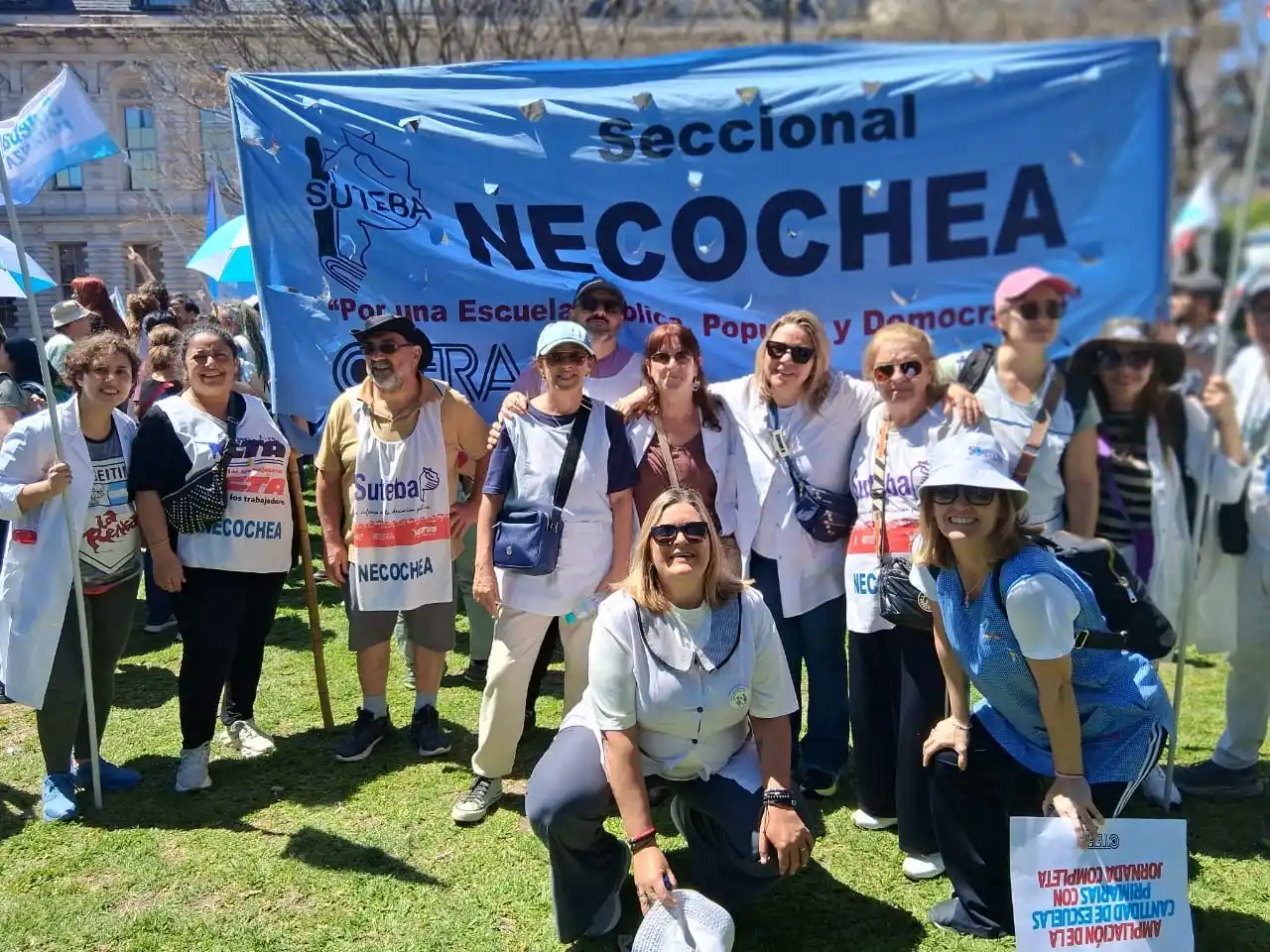Necochea presente. Referentes gremiales de Suteba Necochea en la movilización nacional