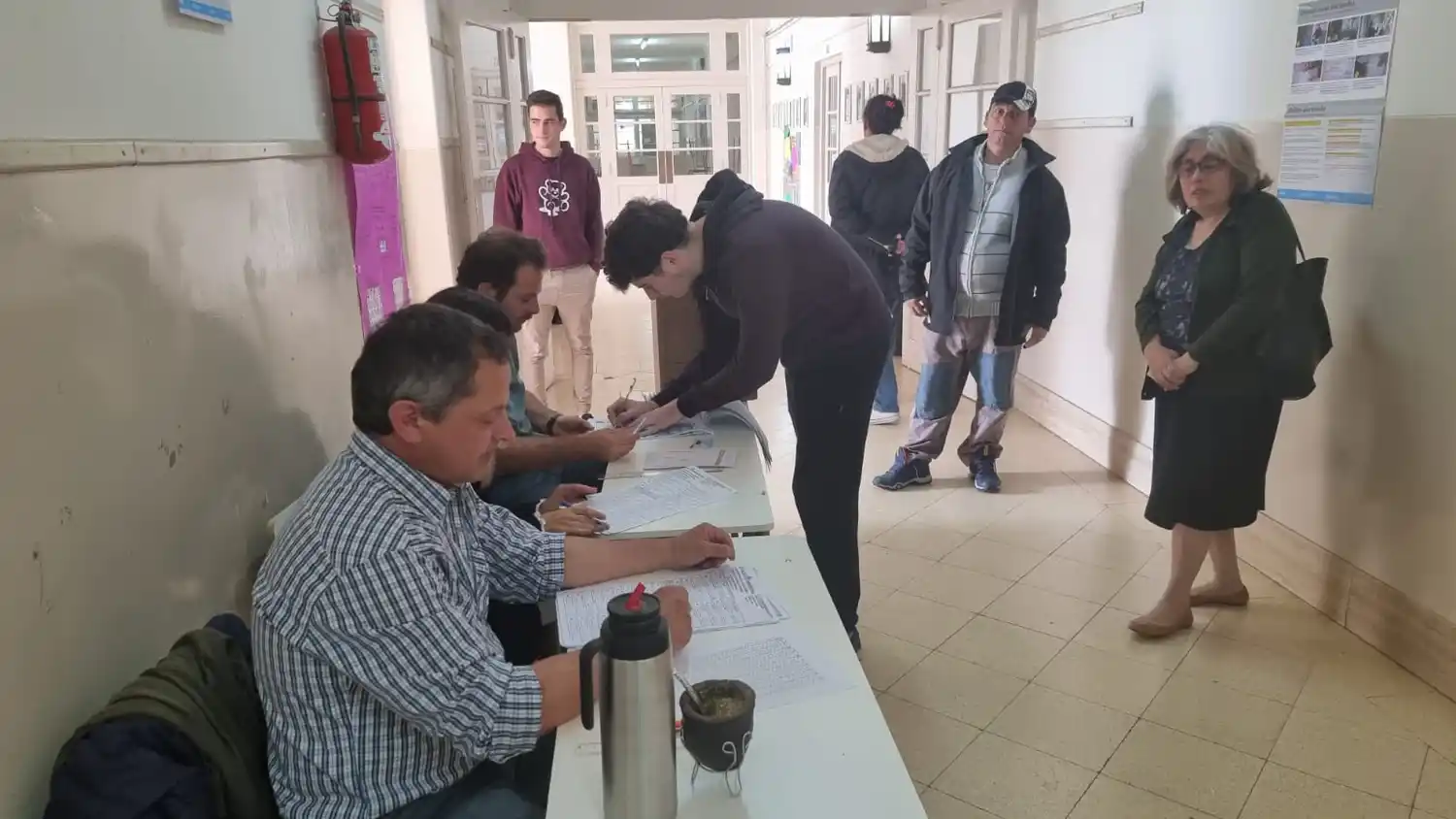 🔴 MINUTO A MINUTO ▪️  Al menos el 74% de los empadronados emitió su voto