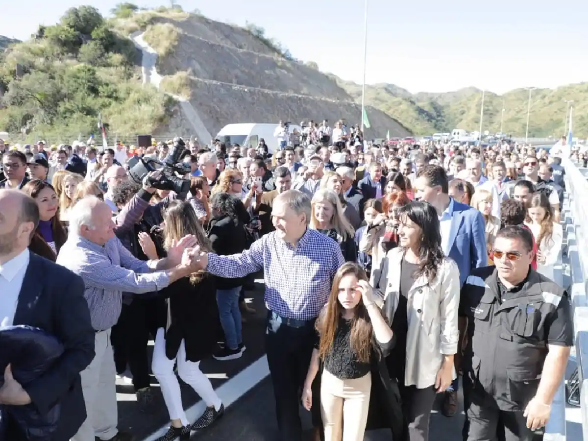"Este es el puente que expresa la unión de los cordobeses", dijo Schiaretti 