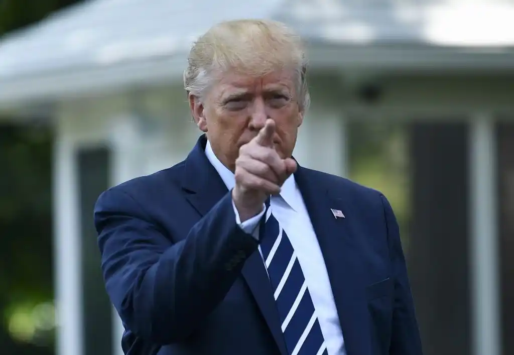 Irán capturó a un buque británico en el estrecho de Ormuz y desmintió a Trump
