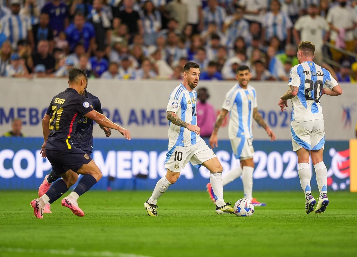 Messi estará más de un mes afuera de las canchas.