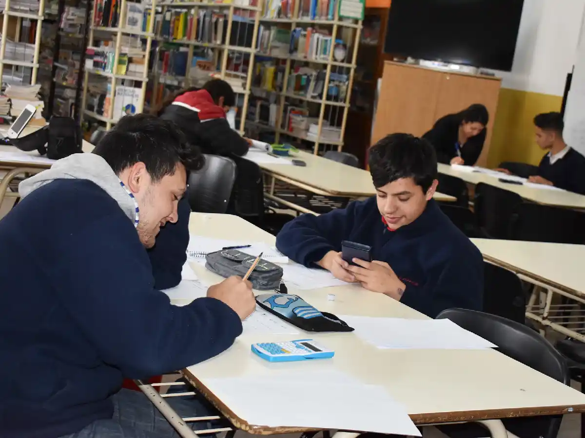 Estudiantes de Devoto ya hicieron historia en las  Olimpíadas de Astronomía