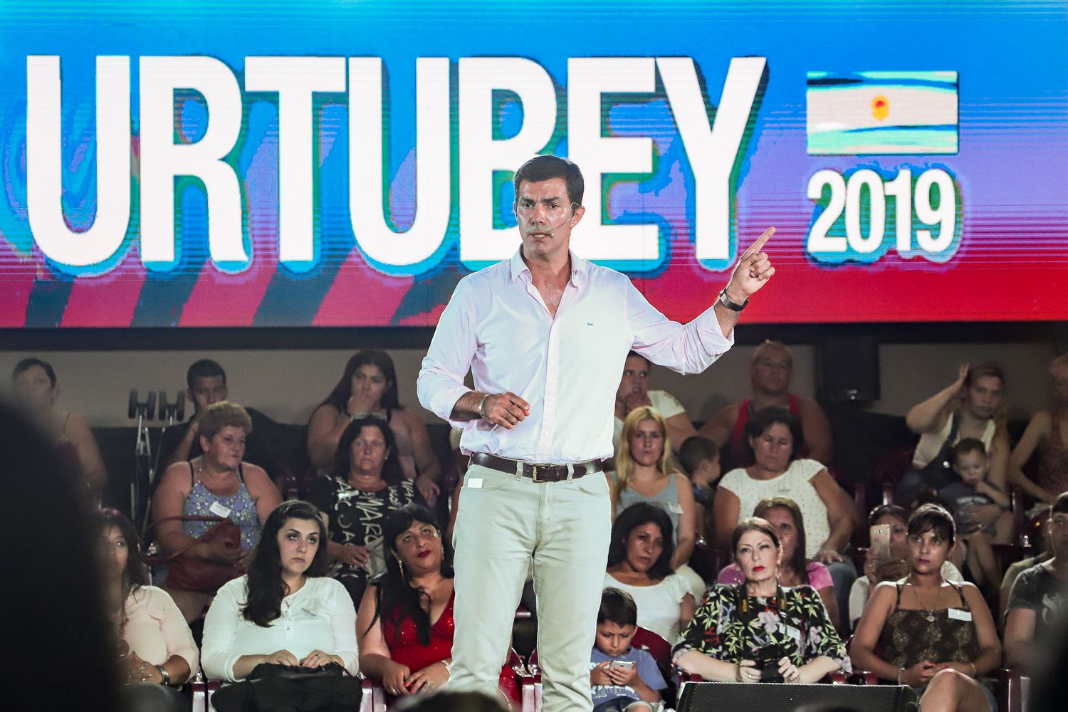 Urtubey en Lomas de Zamora: "Es injusto pensar si pagar una factura de servicios o ir al almacén"