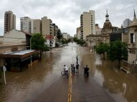 Continúan las tareas de rescate y asistencia en Bahía Blanca