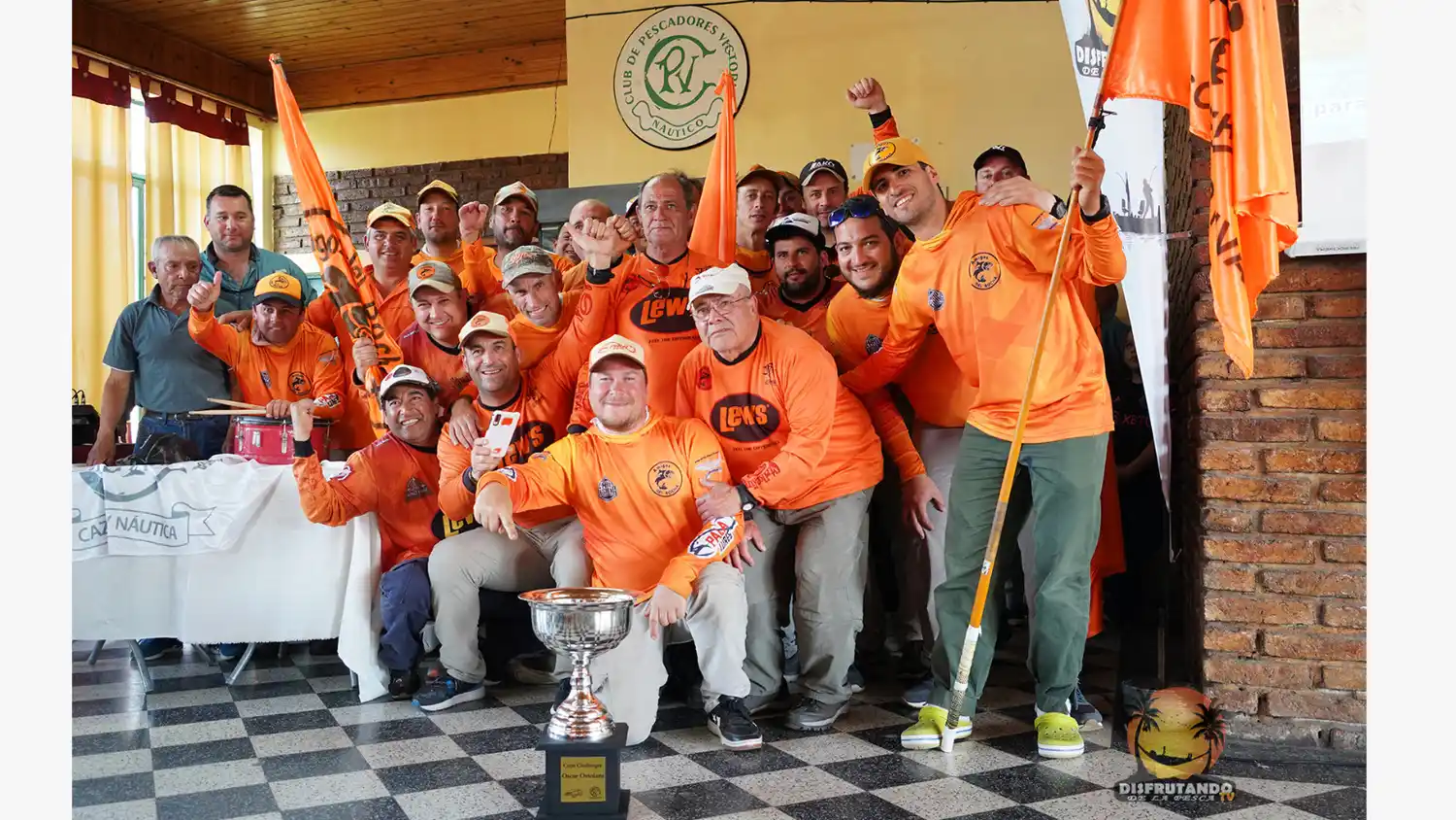 La Peña Amigos del Bocha ganó en la Fiesta del Bagre Amarillo