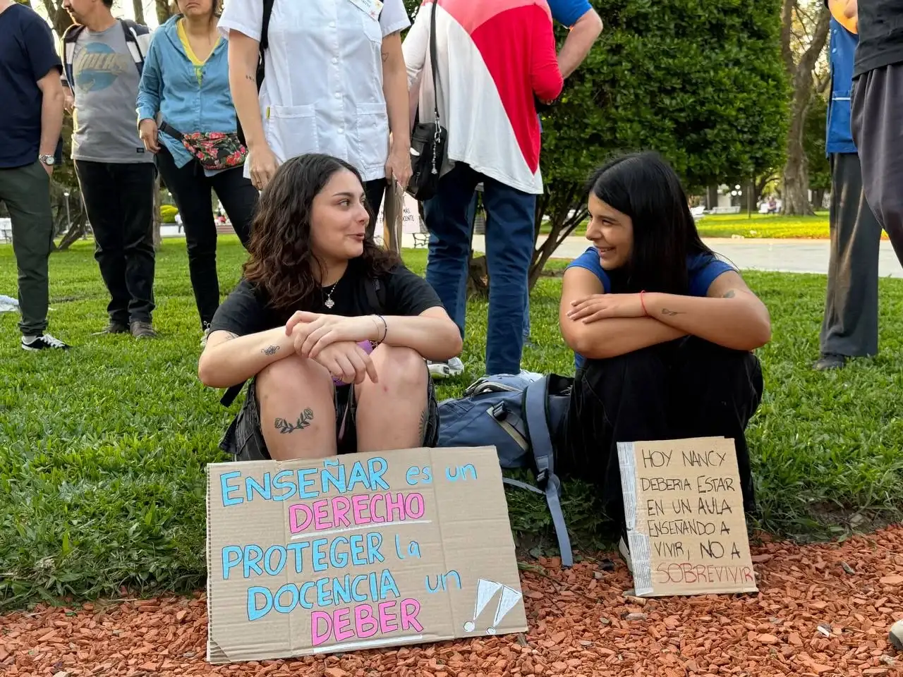 La ciudad de Rafaela se sumó al pedido de justicia por Nancy Godoy con una marcha alrededor de la Plaza 25 de Mayo - 2