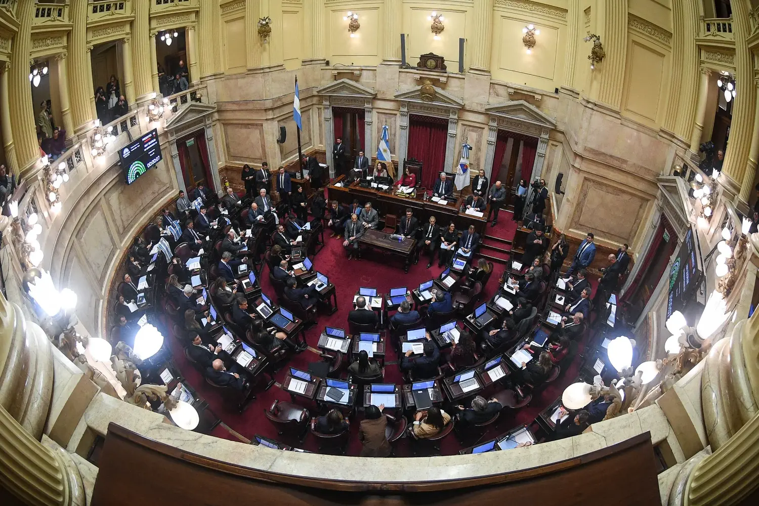 Ley de Propiedad Privada: el Senado debate un proyecto clave del Gobierno en una jornada de alta tensión política
