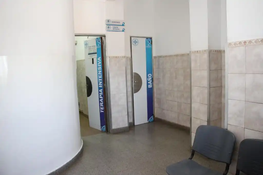 Pese a que se triplicaron los casos activos de Covid, la demanda de internación bajó de modo drástico