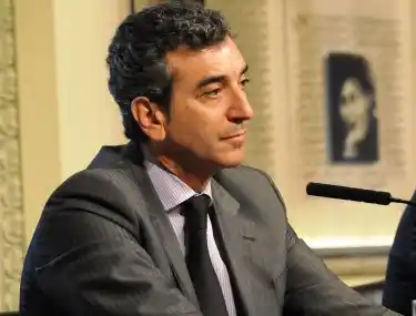 Trenes: Randazzo reconoció que "la gente no viaja bien" y anunció "mil coches nuevos" para el año que viene