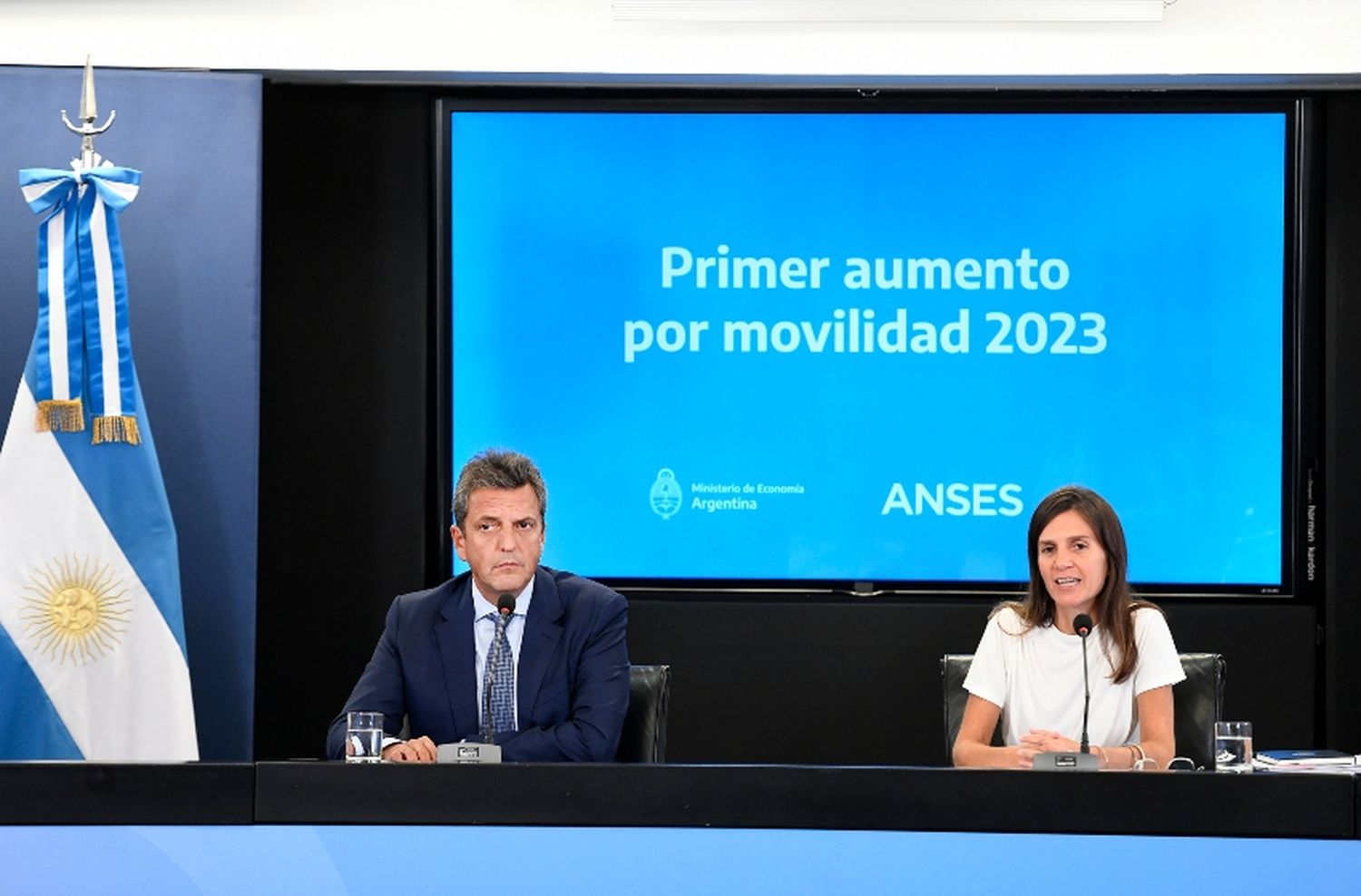 Con una medida del Banco Central, el Gobierno prepara el terreno para el canje de los bonos de la Anses