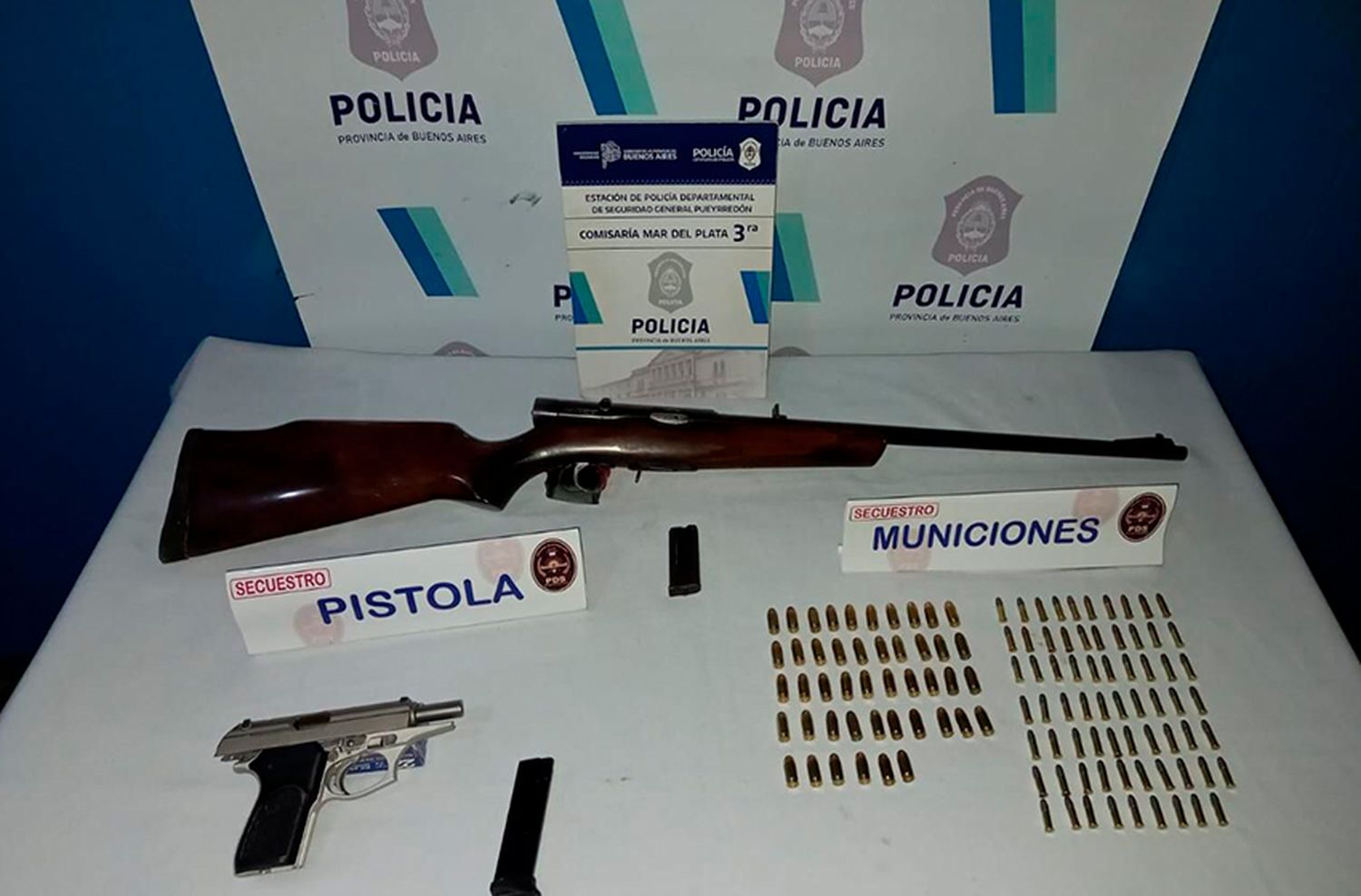 Discutió con el vecino y lo amenazó con un arma: tenía un arsenal en la casa