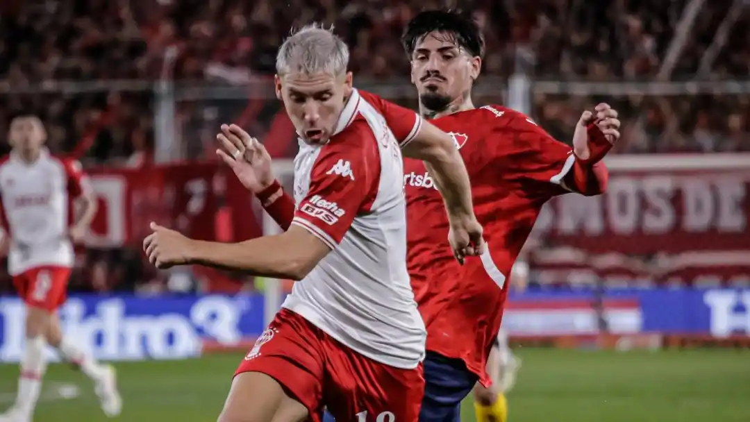 Tras eliminar a Central, Huracán dejó en el camino a Independiente y se convirtió en el primer finalista del Apertura