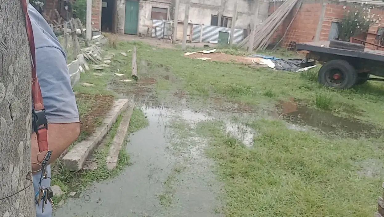 Vecinos del barrio Gualeyán denuncian el estado de la cloaca y afirman que son un sector olvidado de la ciudad