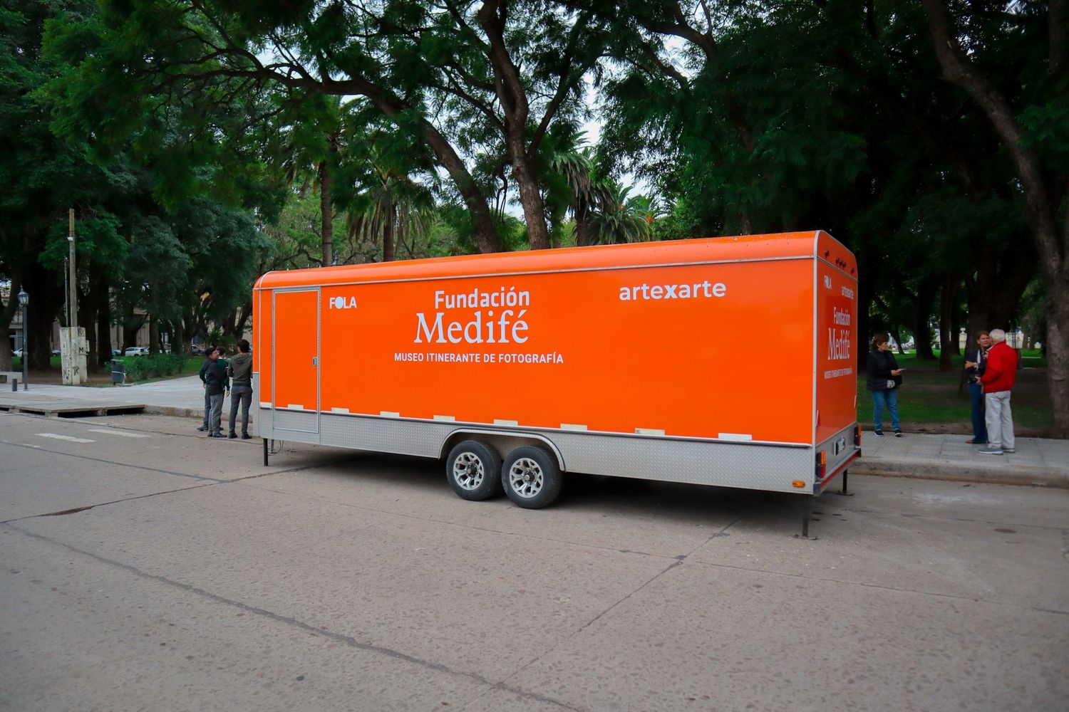 El tráiler se encuentra en calle San Antonio, frente a Plaza Constitución.