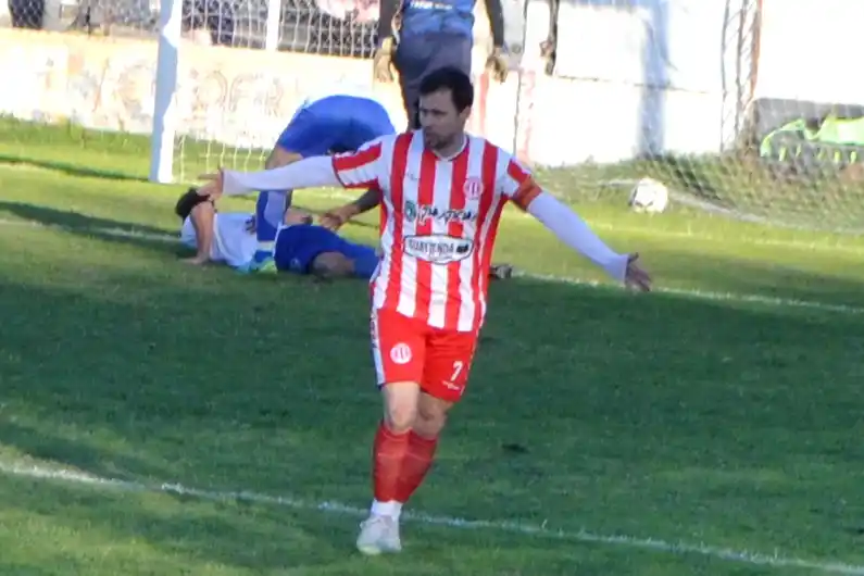 Firmat FBC goleó a San Martín y sigue en zona de reclasificación