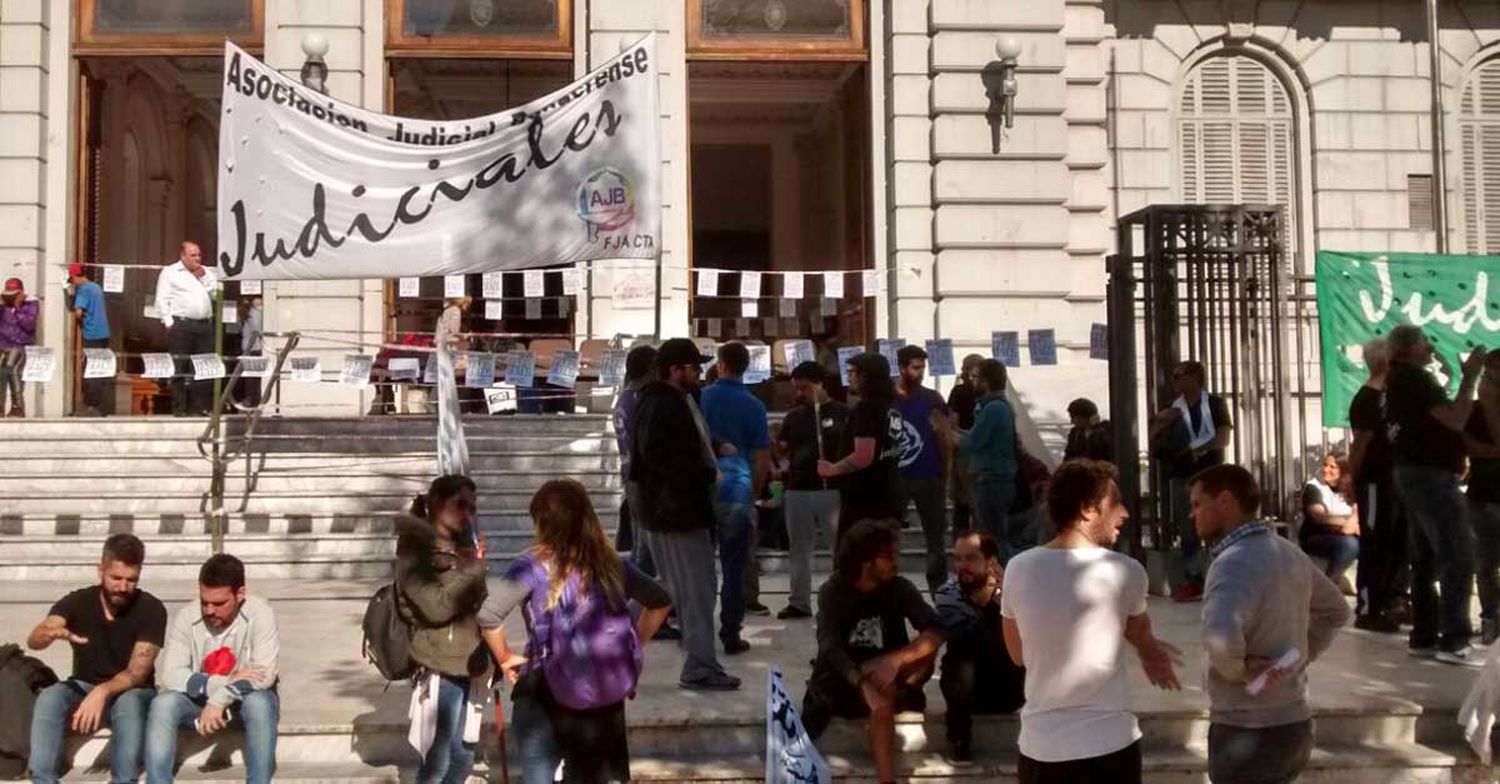 El paro de judiciales "se hace sentir" en las dependencias de la ciudad