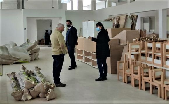 El jardín de Banfield ya tiene el mobiliario y estiman que en junio estará operativo