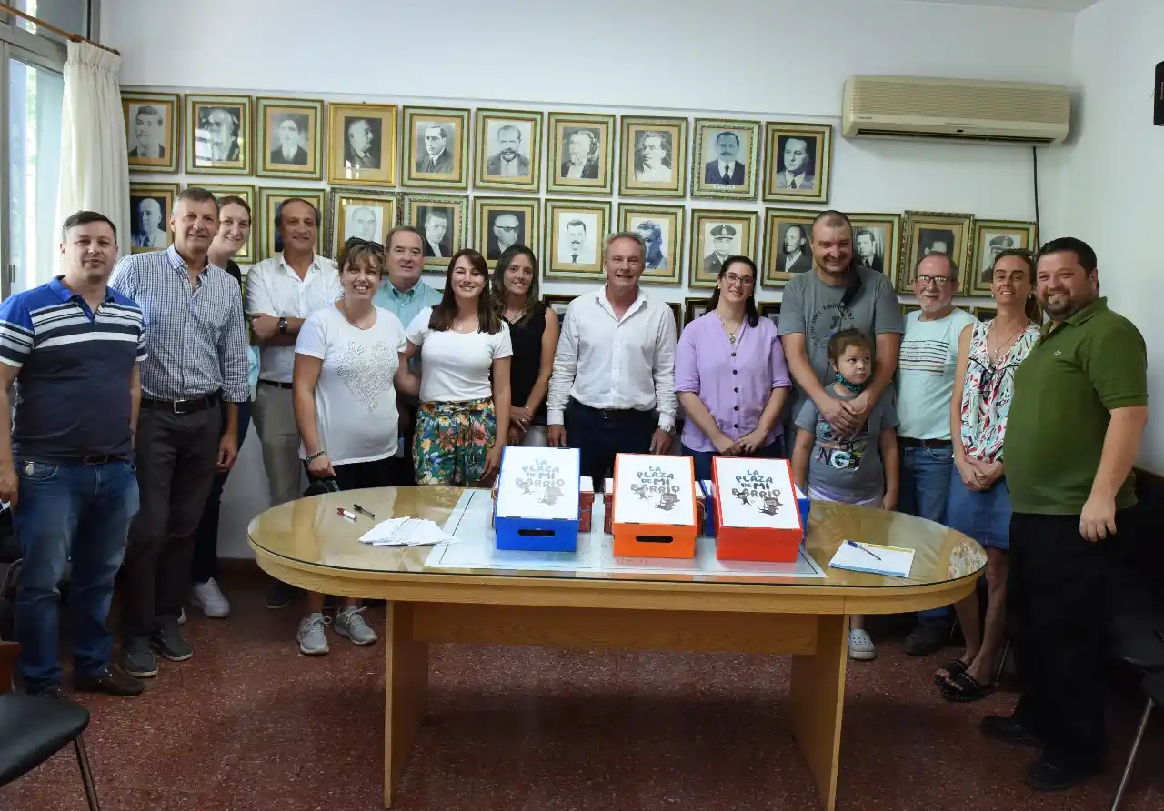 Por votación los vecinos dieron nombre a la Plaza de Barrio San Isidro