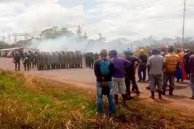 ¡SIGUE LA INJUSTICIA! acusados de terrorismo los 13 pemones detenidos por Maduro