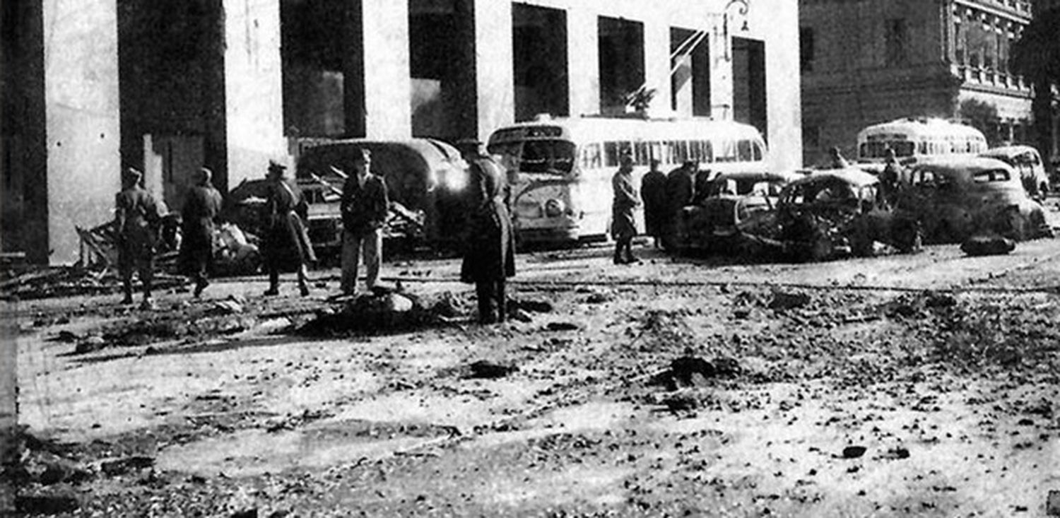 Se realiza un acto en conmemoración al bombardeo en Plaza de Mayo