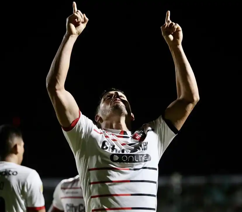 Juan García anotó su primer gol en Newell's