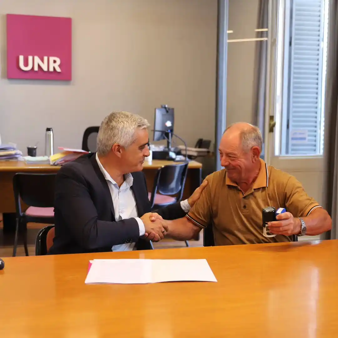 Franco Bartolacci (izquierda) y Jorge Marmiroli, presidente comuna de Chapuy.