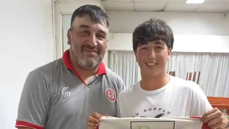 Tahiel Gatti junto a su entrenador en Huracán, Marcelo Gallinotti