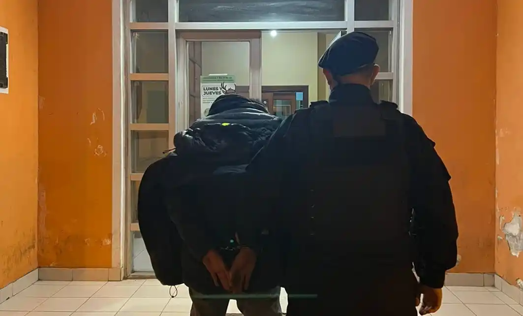 El sospechoso fue trasladado a la Comisaría 2da de Venado Tuerto.