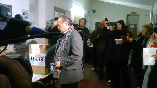 Votó Rodríguez Saá: "Esperamos que el pueblo argentino nos dé el derecho a ser candidatos"